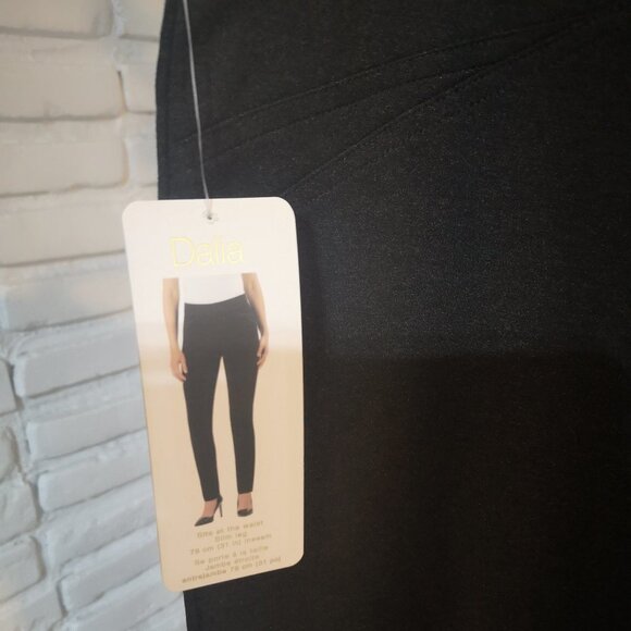 NWT Dalia Ladies Size 14 Pull On Style Narrow Leg Pants - Picture 2 of 10